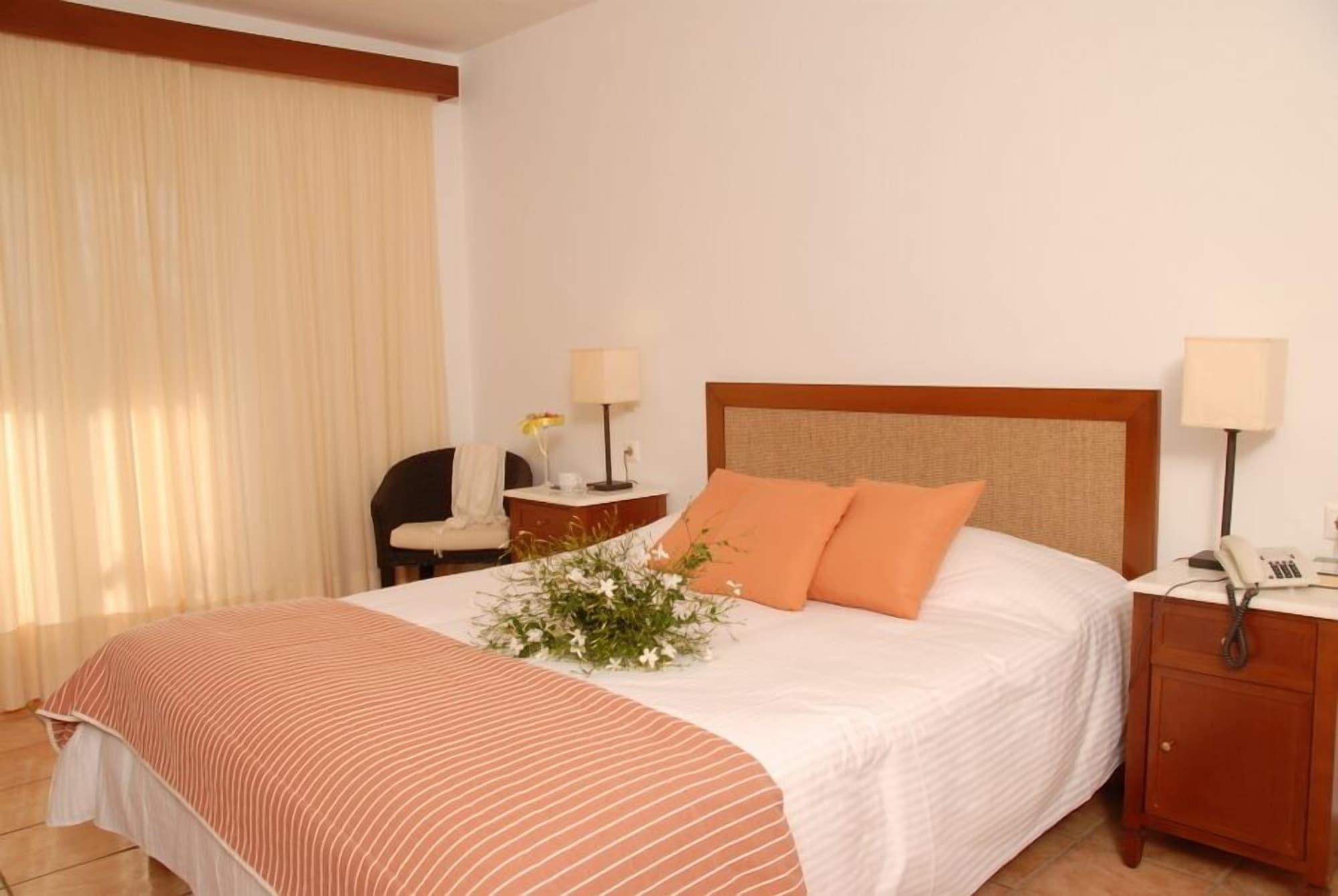 Bitzaro Grande Hotel & Suites Kalamaki  Exterior photo