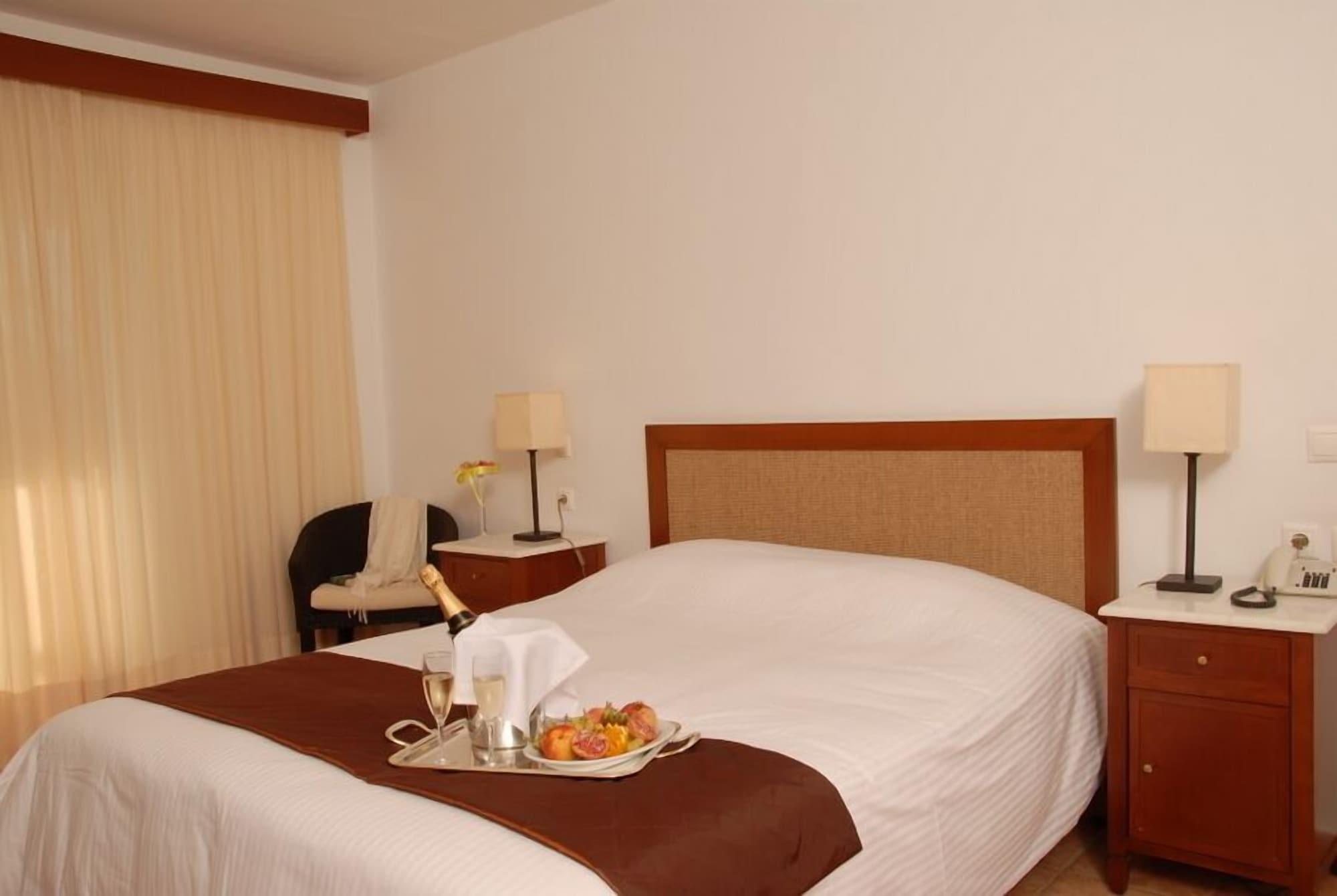 Bitzaro Grande Hotel & Suites Kalamaki  Exterior photo