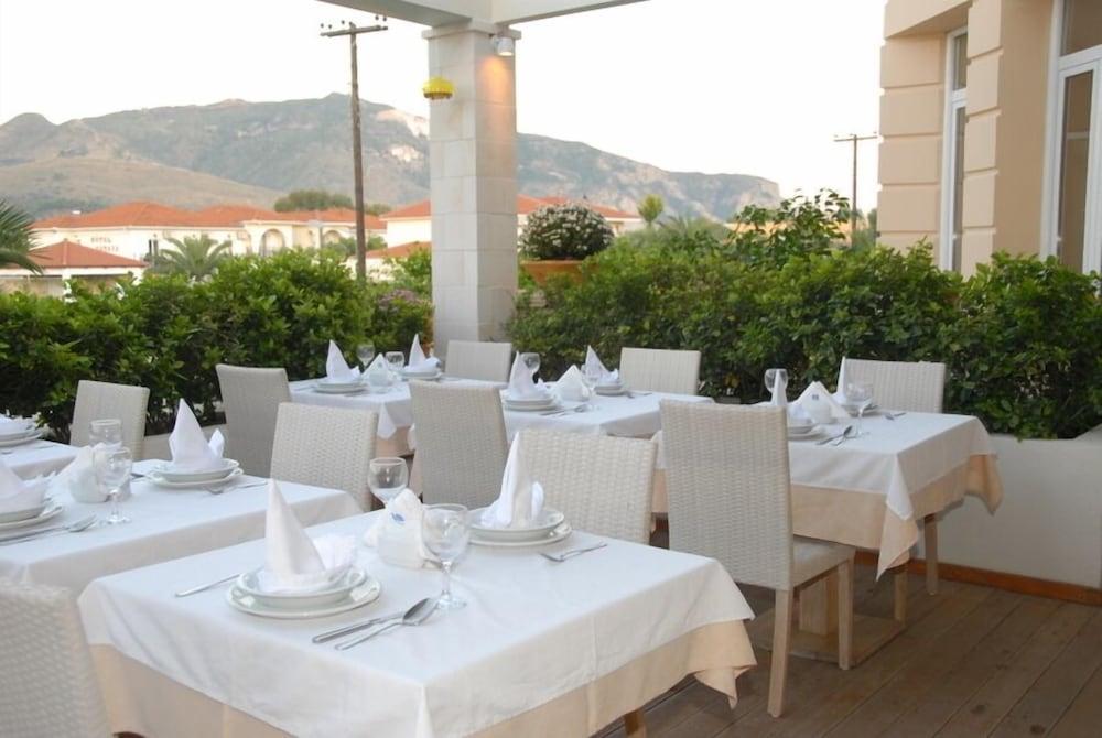 Bitzaro Grande Hotel & Suites Kalamaki  Exterior photo