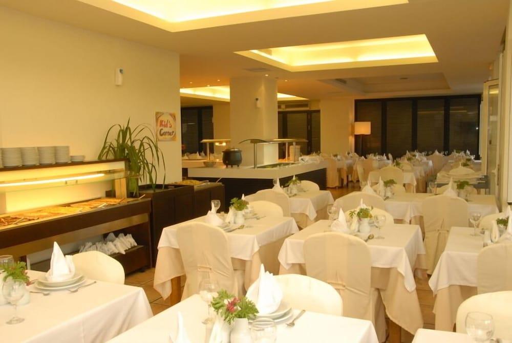 Bitzaro Grande Hotel & Suites Kalamaki  Exterior photo