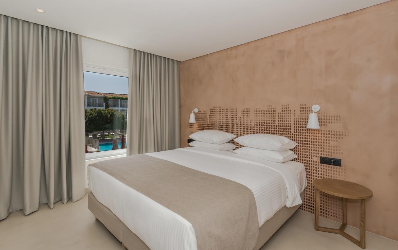 Bitzaro Grande Hotel & Suites Kalamaki  Exterior photo