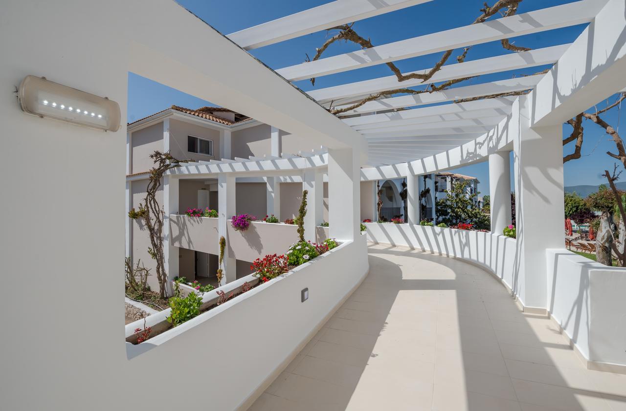 Bitzaro Grande Hotel & Suites Kalamaki  Exterior photo